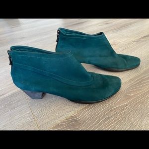 Green suede confort shoe boot